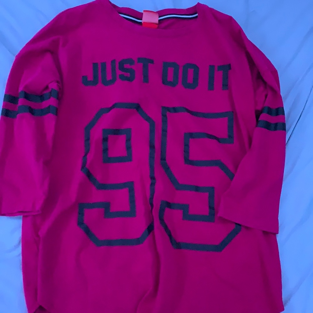 nike shirt in perfect condition